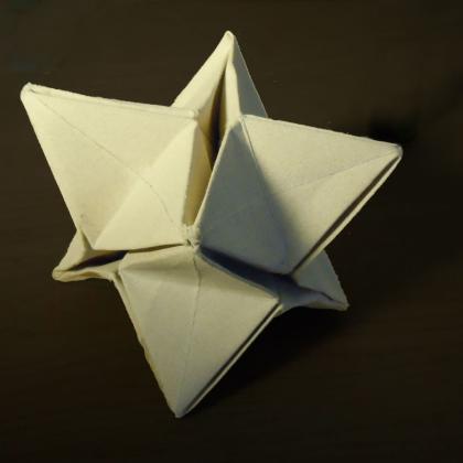“Stellate Octahedron” folded and photographed byJC Nolan purported to be the single model Ms Crawford considered her peak accomplishment.