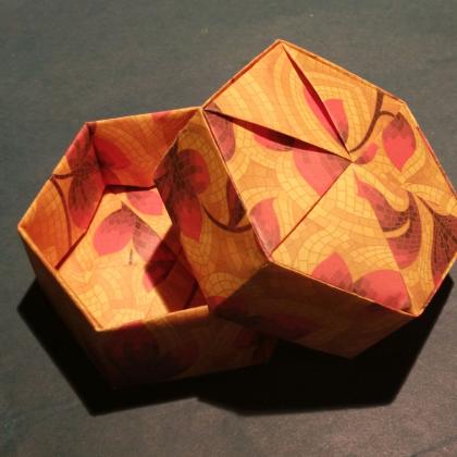Hexagonal Twist Box